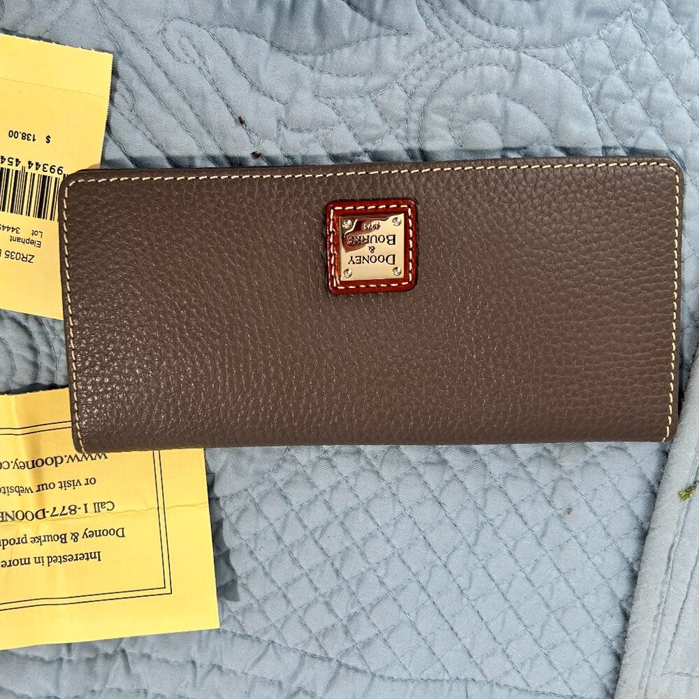 Dooney & Bourke brown/tan wallet